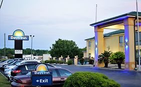 Days Inn By Wyndham Montgomery